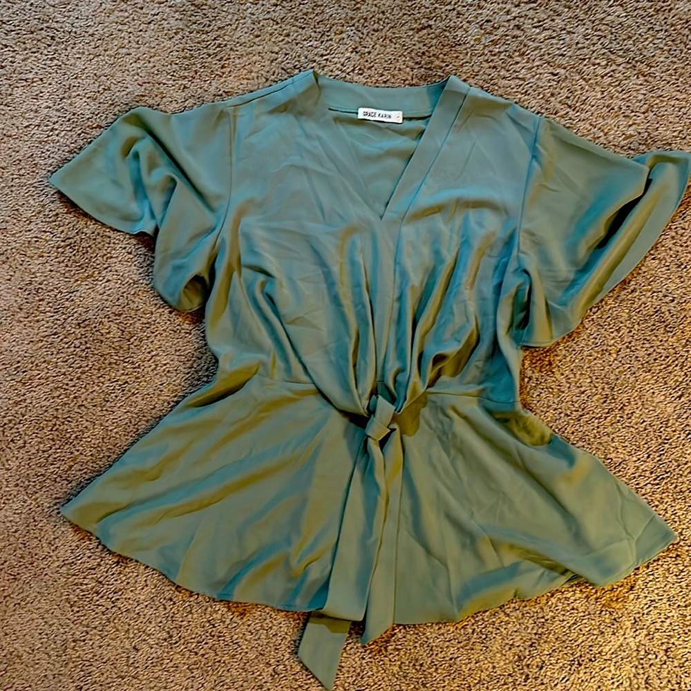 Grace Karin size L light green peplum shirt sleeve blouse